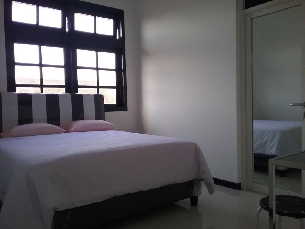 Mess Inn Semarang Room photo