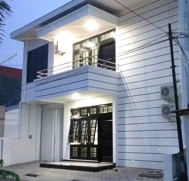 Mess Inn Semarang Exterior photo