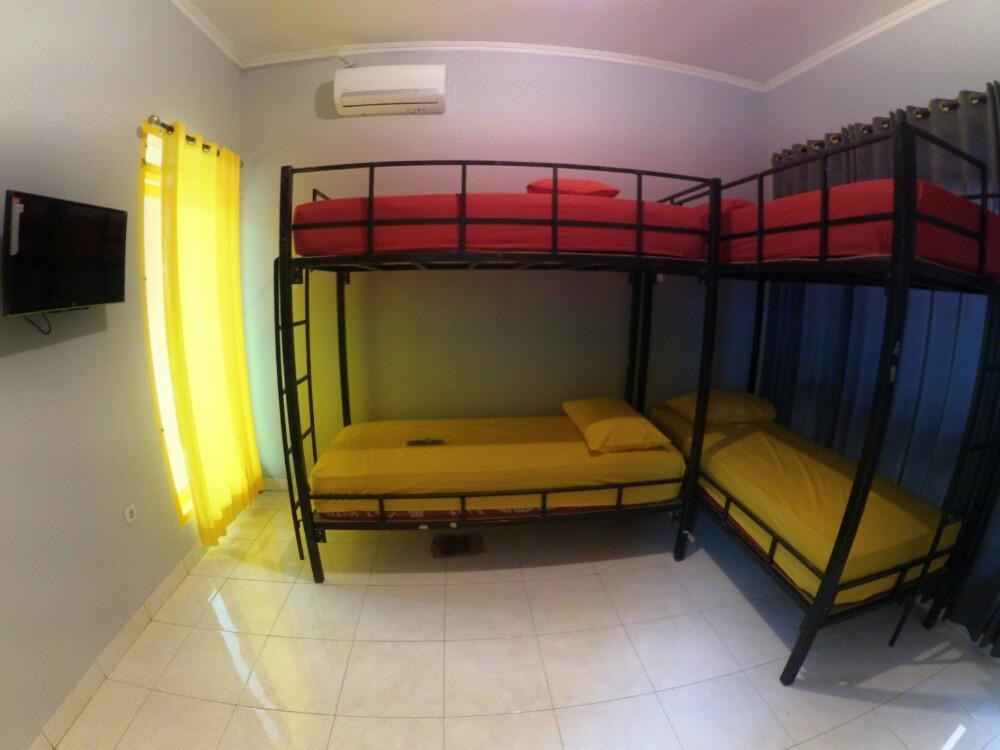 Mess Inn Semarang Exterior photo